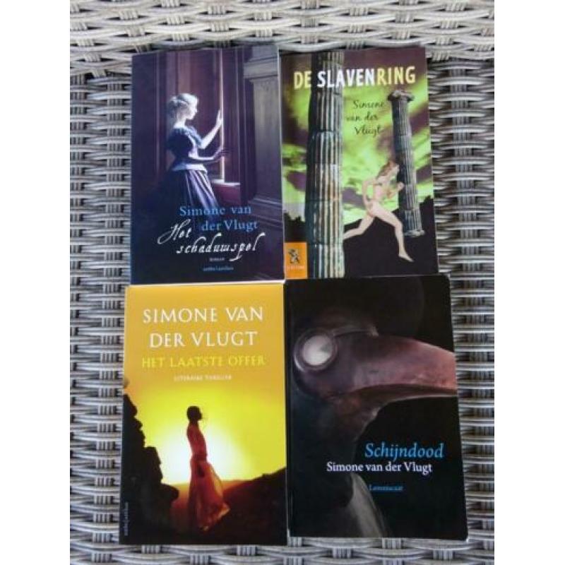 Simone van der Vlugt ( 11 boeken)