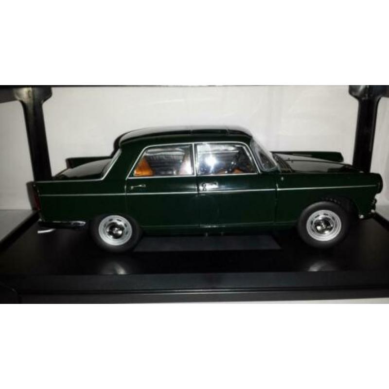 Norev 1:18 groene Peugeot 404 1965 D nieuw in verpakking