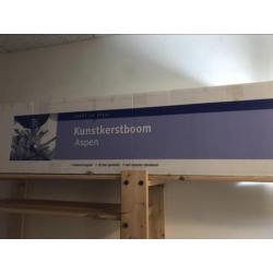 Kunstkerstboom van Intratuin