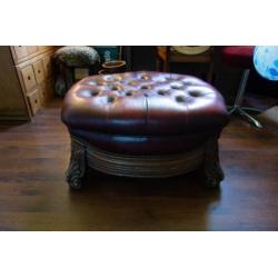 leren hocker Chesterfield model