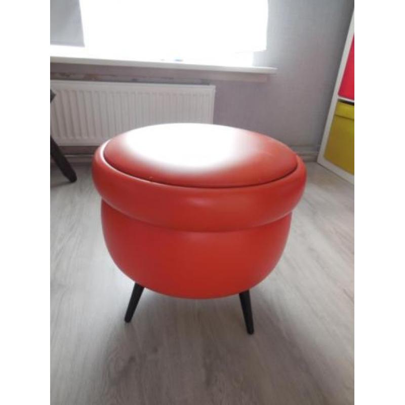 Oranje poef retro/vintage jaren 70 met naai-inrichting