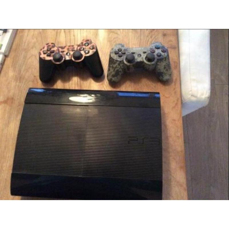 PlayStation 3 met 2 controllers en 5 games!