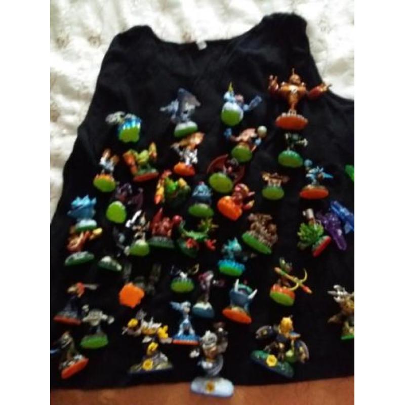 52 x skylanders in 1 koop 50 euro