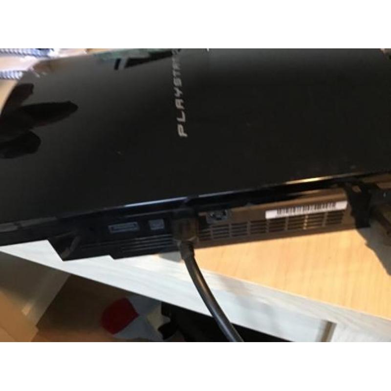 PlayStation 3 met 3 spellen voetbal FIFA 11 FIFA 12 FIFA 13