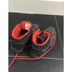 Stevige wandelschoenen maat 34